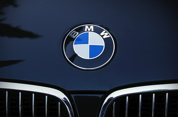 BMW 由“Bayerische Motoren Werke”縮寫而成.png